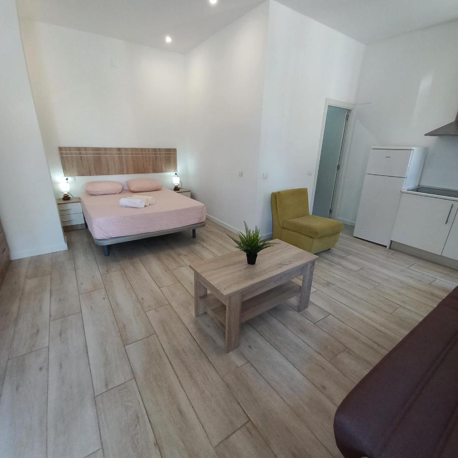 Апартаменты Malaga Velarde Center 3 Экстерьер фото