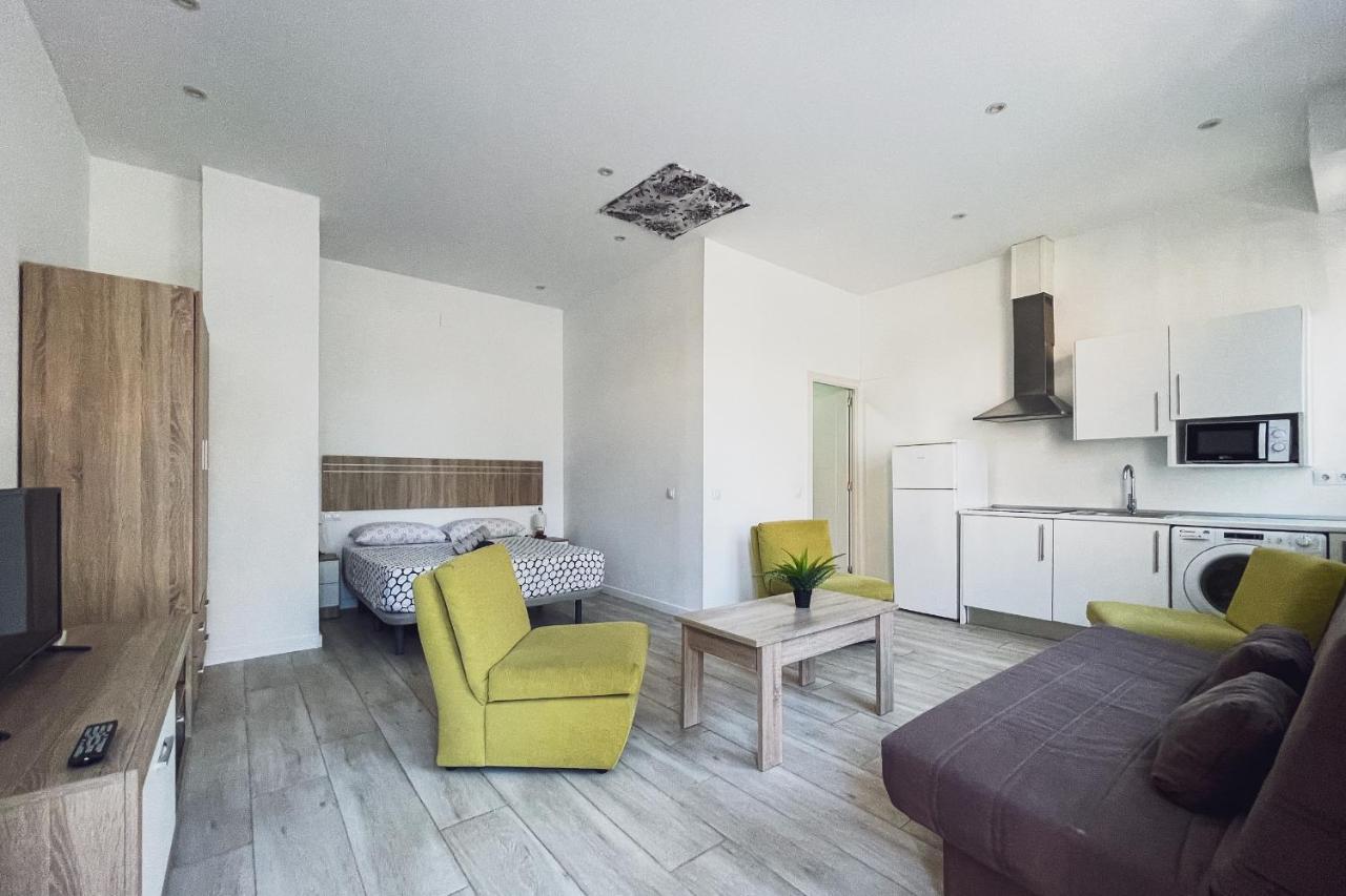 Апартаменты Malaga Velarde Center 3 Экстерьер фото